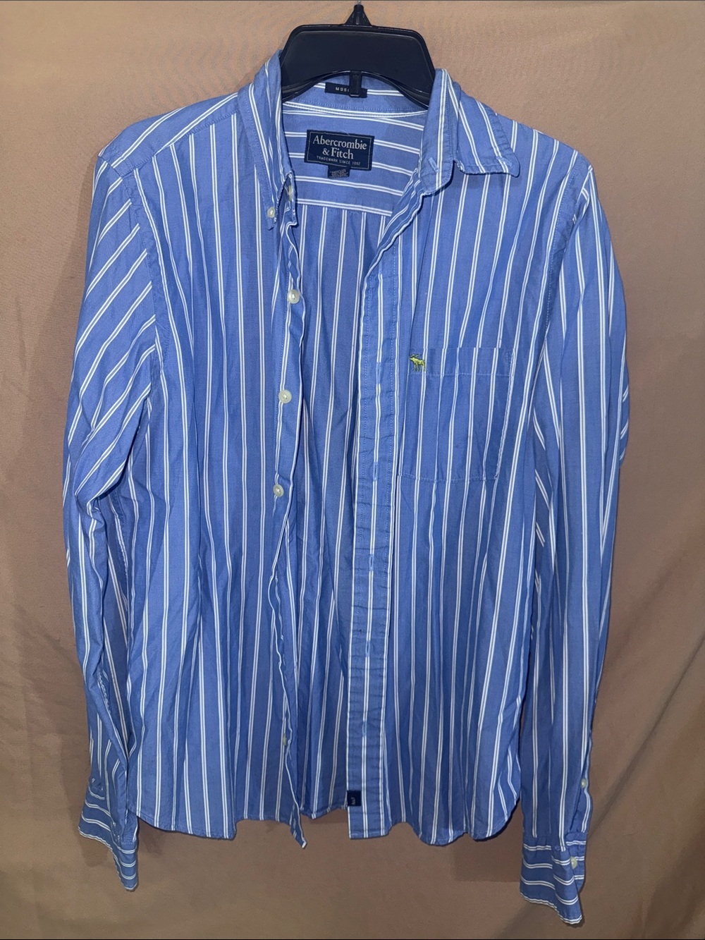 Men’s Medium Abercrombie & Fitch Blue and White Vertical Stripe